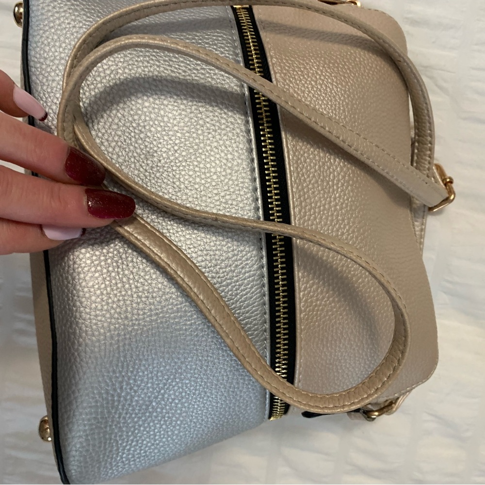 Champagne And Silver Cross Body - Picture 10 of 16